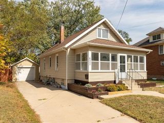 Foreclosed Home - 425 7TH ST NW, 55901