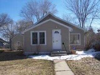 Foreclosed Home - 920 10 1/2 ST SE, 55904