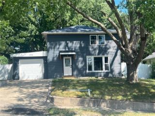 Foreclosed Home - 1604 2ND AVE NE, 55906