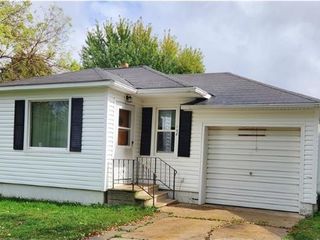 Foreclosed Home - 108 NE OAK ST, 55918
