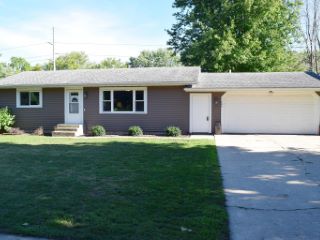 Foreclosed Home - 604 1ST ST NE, 55944