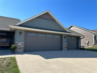 Foreclosed Home - 1516 WHISPERING HILLS DR, 55972