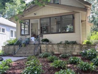 Foreclosed Home - 1327 N 5TH ST, 56001