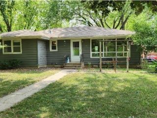 Foreclosed Home - 1606 FRANK HALL DR, 56007