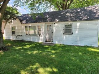 Foreclosed Home - 131 2ND ST SE, 56036