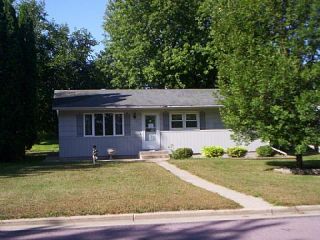 Foreclosed Home - 1121 N SPRING ST, 56073