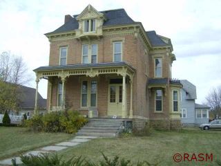 Foreclosed Home - 402 S 4TH ST, 56082