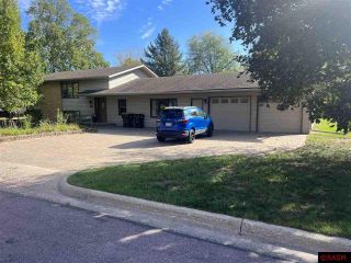 Foreclosed Home - 1200 INVERNESS LN, 56082