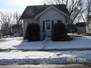 Foreclosed Home - 215 W LINCOLN ST, 56087