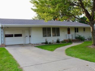 Foreclosed Home - 1018 N ESTEY ST, 56156