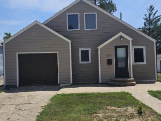 Foreclosed Home - 208 10TH ST SW, 56164