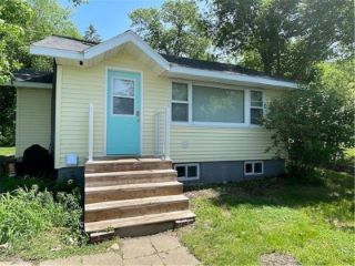 Foreclosed Home - 7460 36TH ST NE, 56201