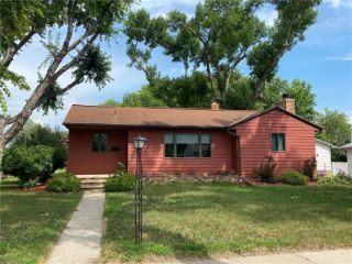 Foreclosed Home - 701 10TH ST S, 56215