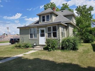 Foreclosed Home - 516 15TH ST N, 56215