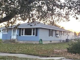 Foreclosed Home - 810 9TH ST, 56241