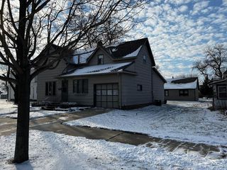 Foreclosed Home - 611 3RD AVE, 56256