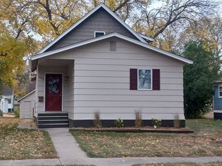Foreclosed Home - 402 E 8TH ST, 56267
