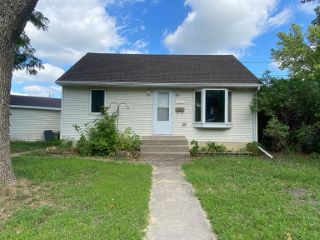 Foreclosed Home - 1130 PARK AVE, 56267