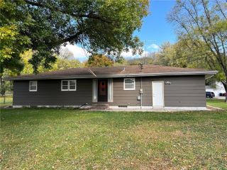 Foreclosed Home - 360 N WALNUT DR, 56270