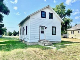 Foreclosed Home - 365 CENTRE ST W, 56292