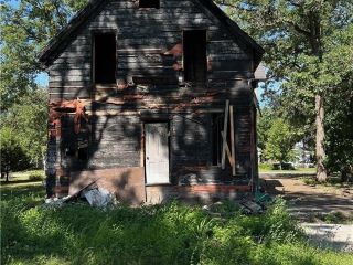 Foreclosed Home - 706 2ND ST NE, 56345