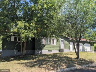 Foreclosed Home - 602 3RD AVE SE, 56347