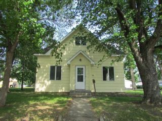 Foreclosed Home - 221 Walnut Street S, 56378