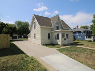 Foreclosed Home - 214 MAPLE ST, 56378