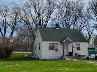 Foreclosed Home - 418 2ND ST NW, 56542