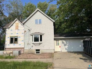 Foreclosed Home - 701 N CEDAR ST, 57013
