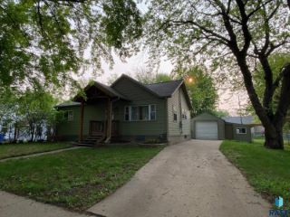 Foreclosed Home - 720 N LINCOLN ST, 57013