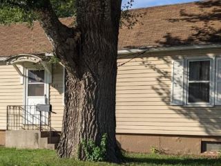 Foreclosed Home - 405 W MAIN ST, 57025