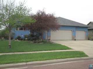 Foreclosed Home - 805 LEGENDARY DR, 57032