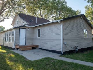 Foreclosed Home - 320 N KANSAS AVE, 57042