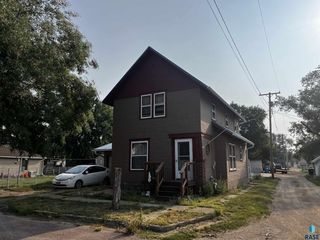 Foreclosed Home - 260 N CHERRY AVE, 57053