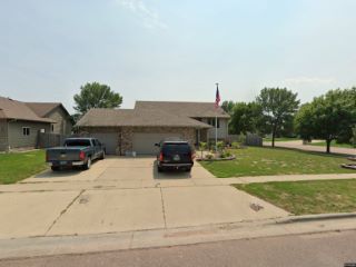 Foreclosed Home - 415 W 6TH ST, 57064