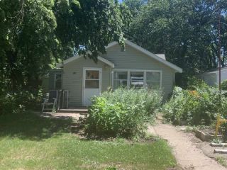 Foreclosed Home - 724 W CEDAR ST, 57069