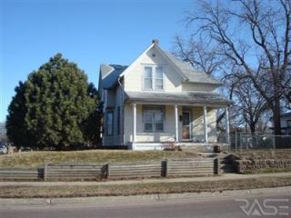 Foreclosed Home - 1102 E 6TH ST, 57103