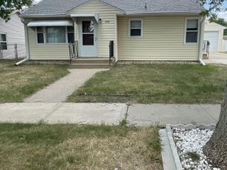 Foreclosed Home - 400 S CONKLIN AVE, 57103