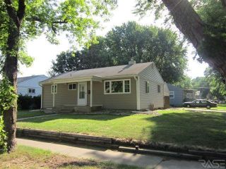 Foreclosed Home - 3012 S LAKE AVE, 57105