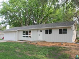 Foreclosed Home - 5200 W 35TH ST, 57106