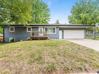 Foreclosed Home - 2404 S LARCH AVE, 57106
