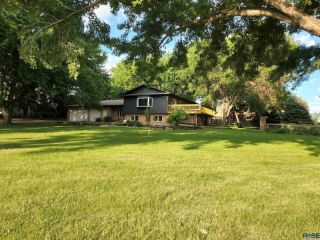 Foreclosed Home - 4410 N LOUISE AVE, 57107