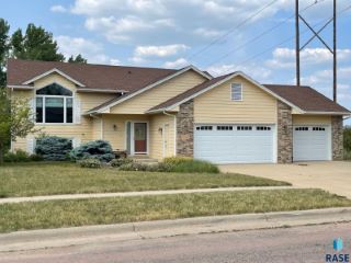 Foreclosed Home - 5316 E 28TH ST, 57110