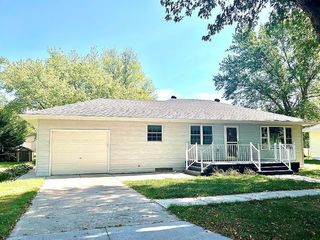 Foreclosed Home - 412 MAPLE ST, 57315