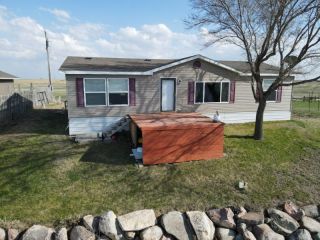 Foreclosed Home - 40510 S SHORE RD, 57350