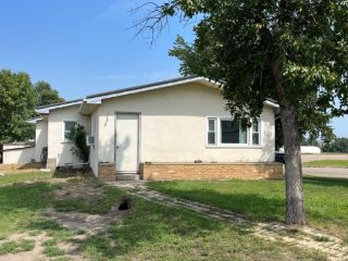 Foreclosed Home - 202 PARK ST, 57648