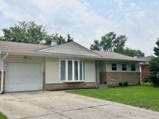 Foreclosed Home - 141 CREST AVE, 60007