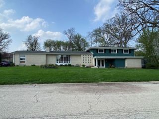 Foreclosed Home - 4708 BURMAN DR, 60014