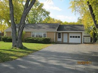 Foreclosed Home - 42 HAWTHORNE LN, 60020
